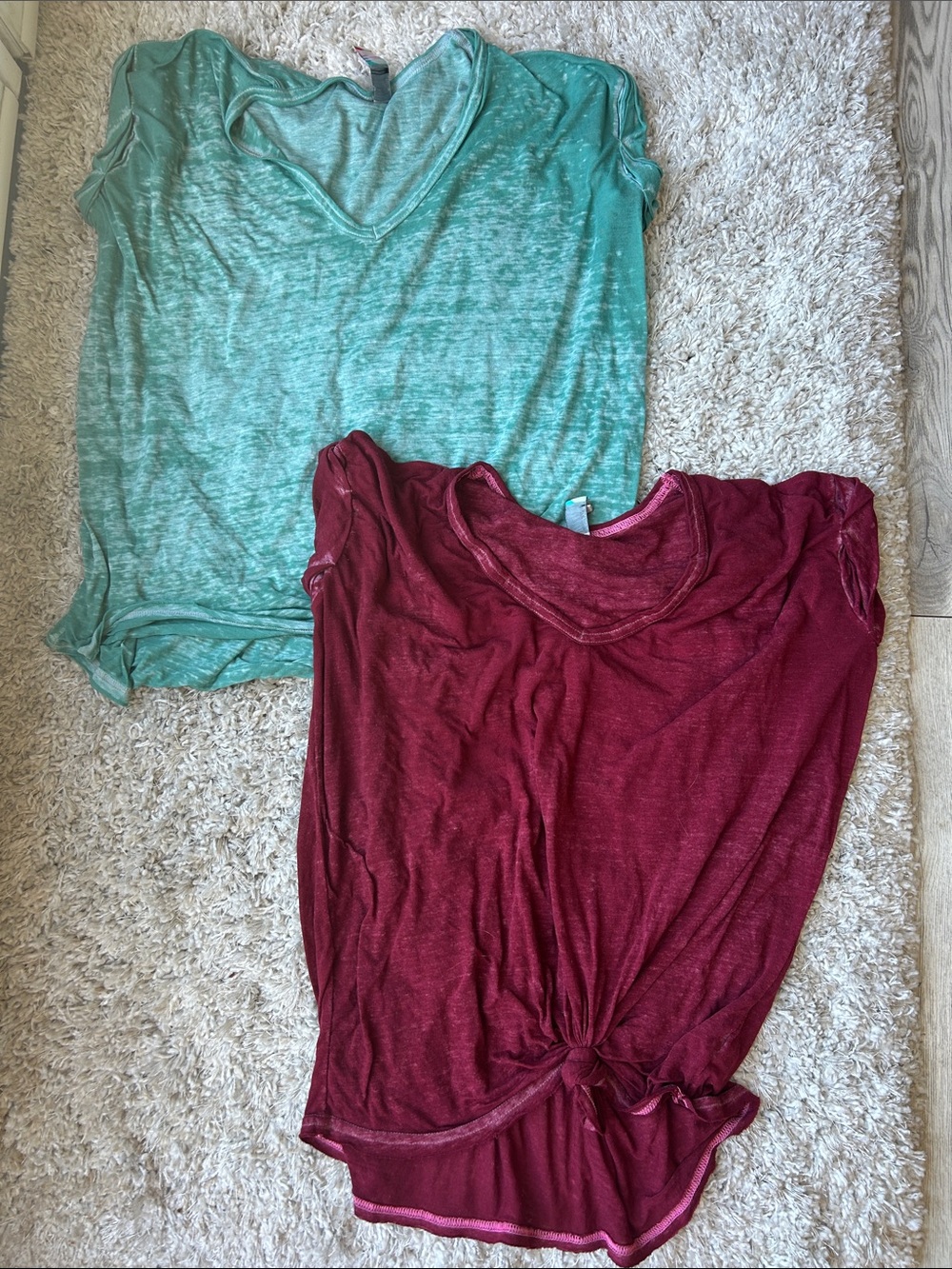 Women's Short Sleeve V-Neck Tee in Teal and Burgundy